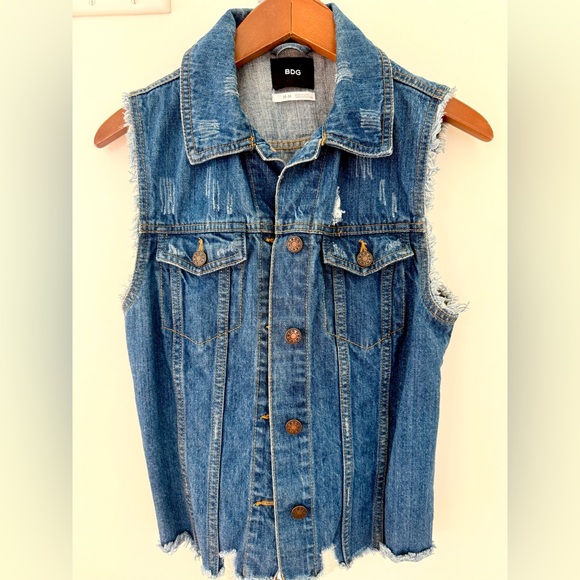Urban Outfitters BDG Vest UO Women Distressed Denim Sleeveless Jeans Jacket M - Picture 3 of 16